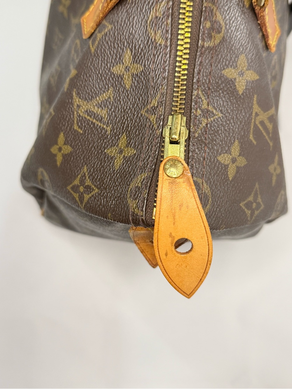 Louis Vuitton Monogram Canvas Speedy 35 - Picture 9 of 15